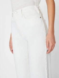 Le Jane Crop -- Blanc 12 Le Jane Crop -- Blanc -Elegant Wear Store 111 LJNCRA471 BLANC FRSP23EC II WOMENS DAY 03 0033HR