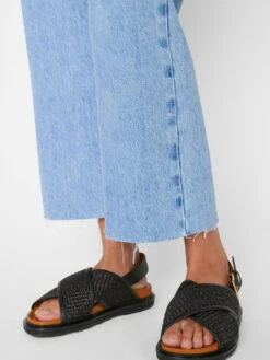 Le Jane Crop -- Rossum Rips -Elegant Wear Store 2 LJNCRA727R ROSSUM1YEARRIPS FRSP23EC II WOMENS DAY 03 0004HR