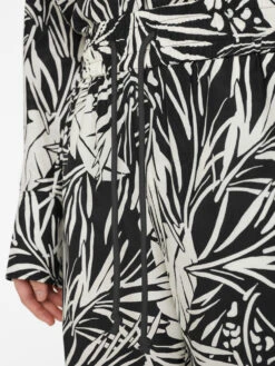 Drawstring Lounge Pant -- Noir Multi -Elegant Wear Store 4 LWWB0890 NOIR MULTI FRSU23EC II WOMENS DAY 01 1161HR