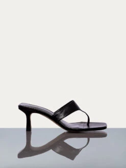 Le Casimere Thong Sandal -- Noir