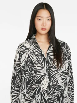 The Oversized Shirt -- Noir Multi 12 The Oversized Shirt -- Noir Multi -Elegant Wear Store LWSH2778 NOIR MULTI FRSU23EC II WOMENS DAY 01 1107HR