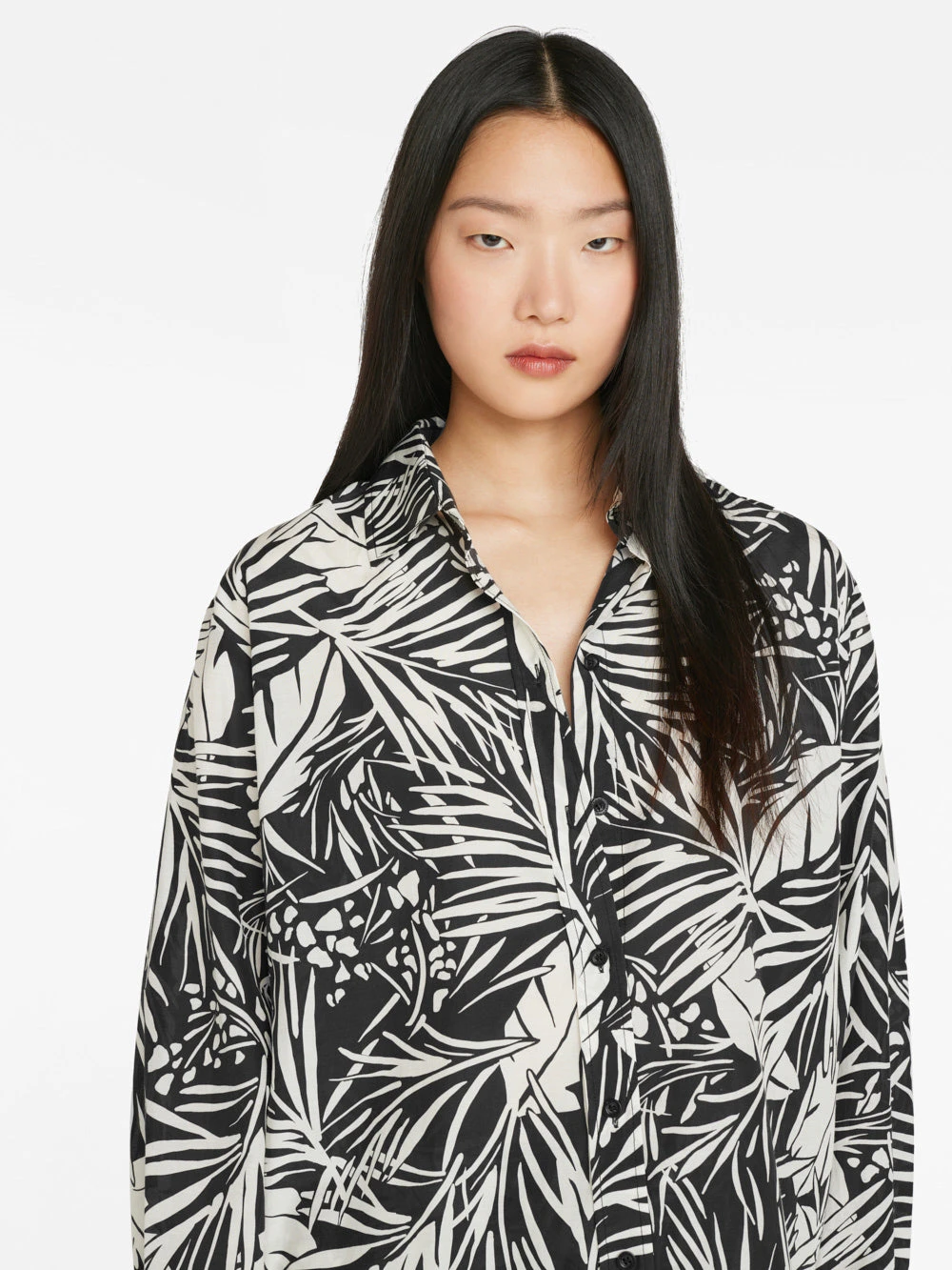 The Oversized Shirt -- Noir Multi 6 The Oversized Shirt -- Noir Multi - Image 4