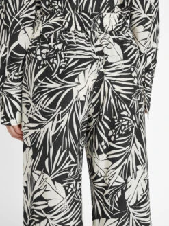 Drawstring Lounge Pant -- Noir Multi -Elegant Wear Store LWWB0890 NOIR MULTI FRSU23EC II WOMENS DAY 01 1158HR